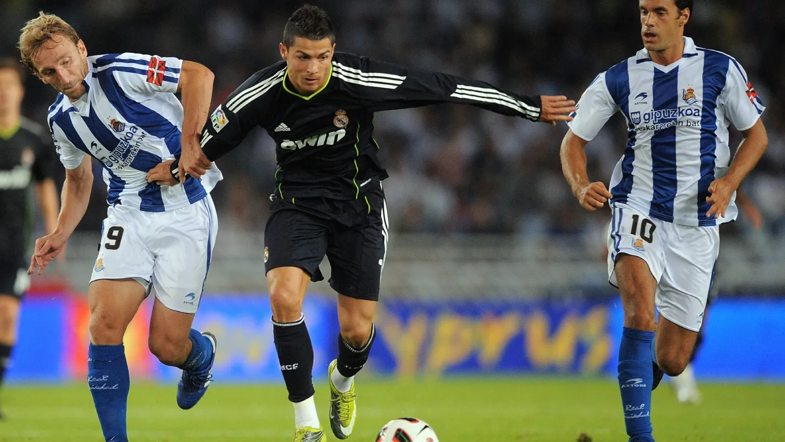 A CR7 algunos no le cuentan un tiro libre vs. Real Sociedad en la carrera por los 1000 goles: GETTY