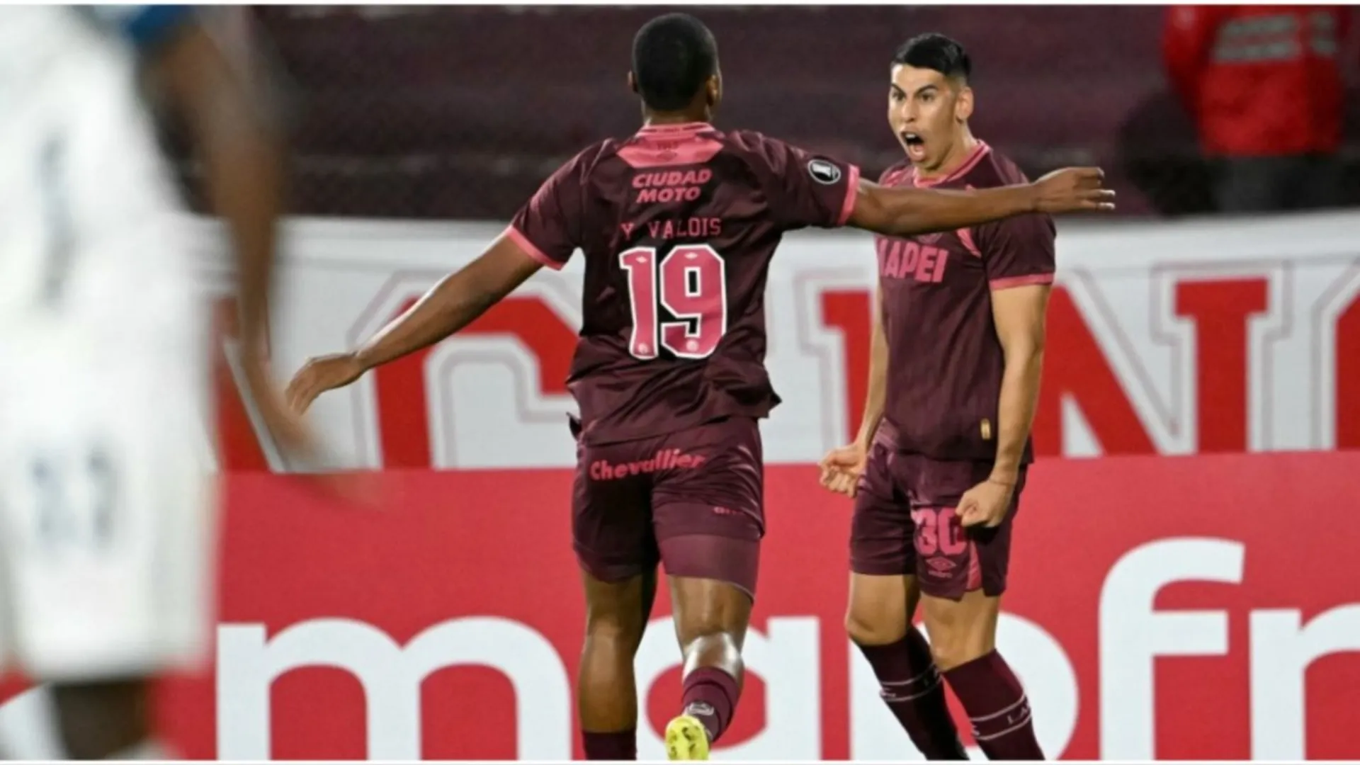 Lanús ganó la ida en Argentina 1-0.