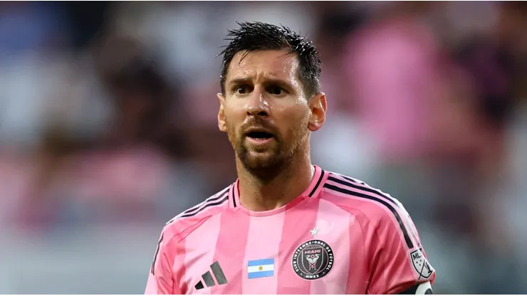 Messi sintió una molestia muscular a 18 días del Mundial.