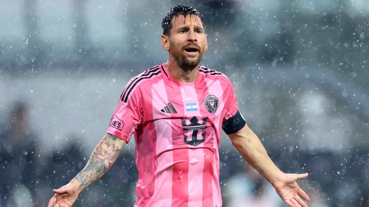 Guillermo Hoyos tranquilizó a todos sobre la lesión de Messi.