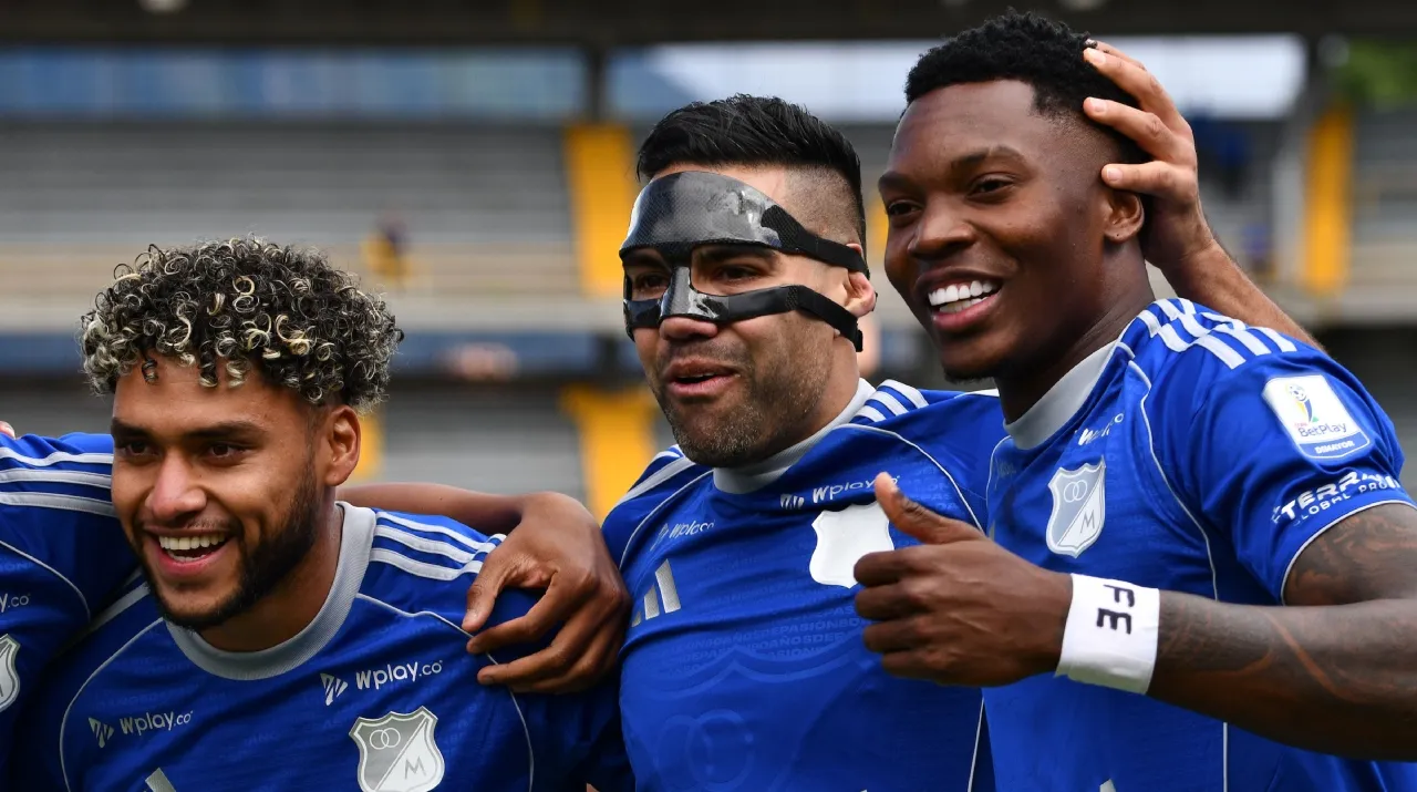 Sebastián Valencia, Radamel Falcao y Jorge Cabezas Hurtado. (Foto: Vizzor Image)