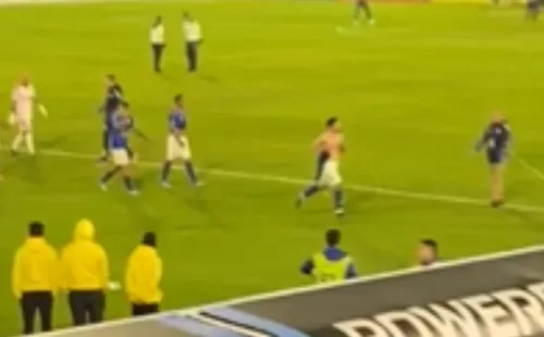 Ureña salió corriendo del estadio El Campín. (Foto: X / @WillyRodri13)
