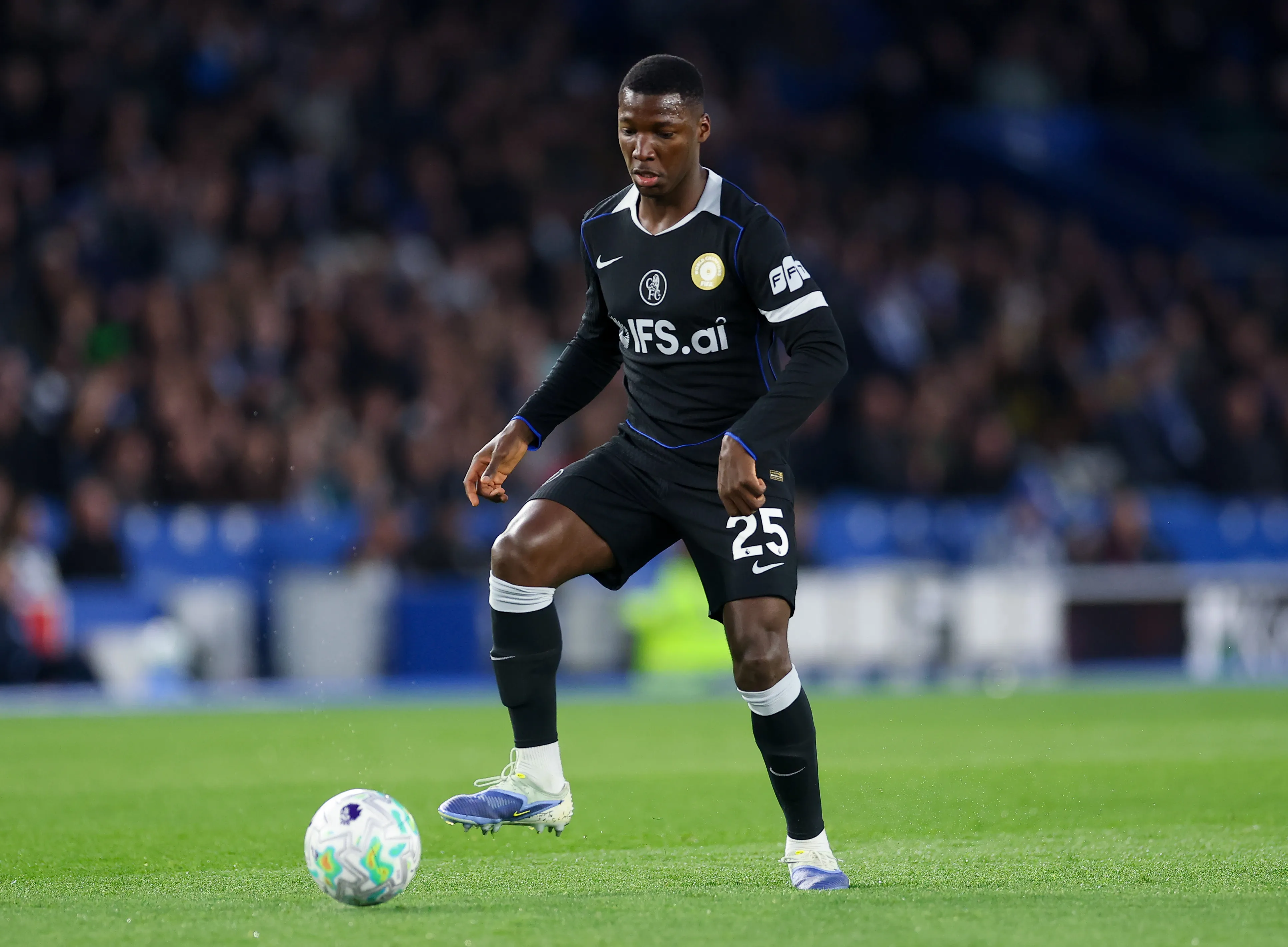 Moisés Caicedo renovó su contrato con Chelsea. (Foto: GettyImages)