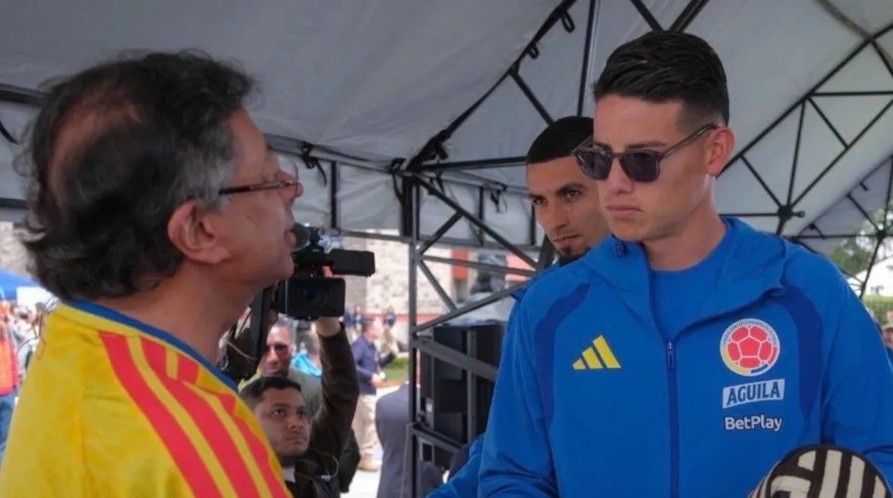 Gustavo Petro y James Rodríguez en un evento de la Selección Colombia