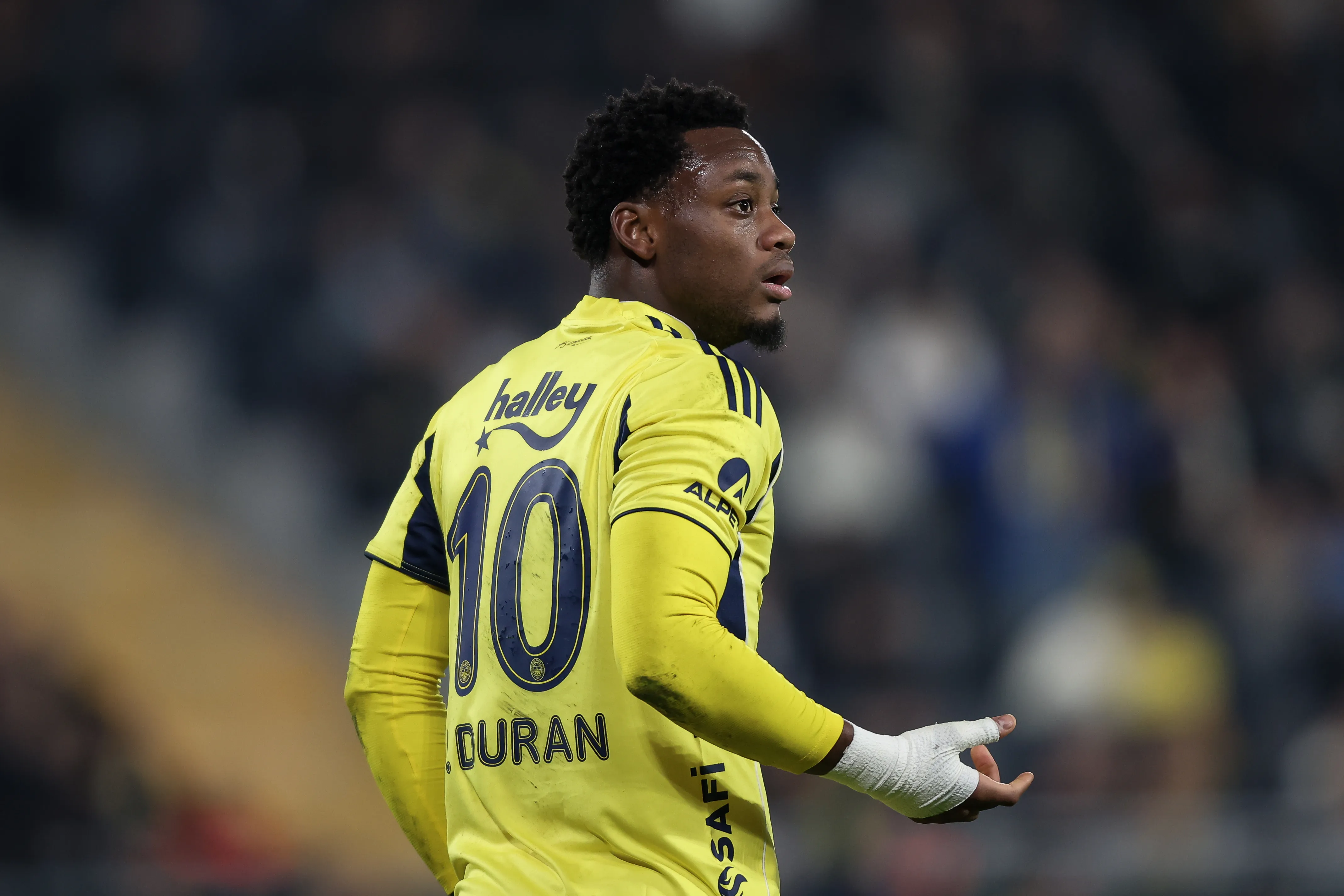 Jhon Durán jugó en el clásico rival del Galatasaray, el de Fenerbahce.
