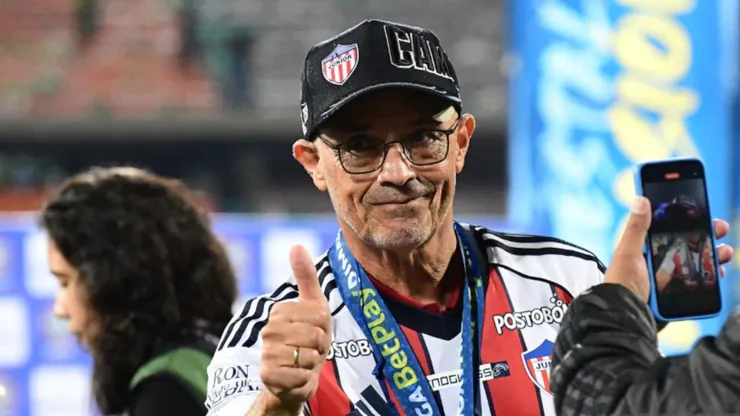 Alfredo Arias, DT de Arias.