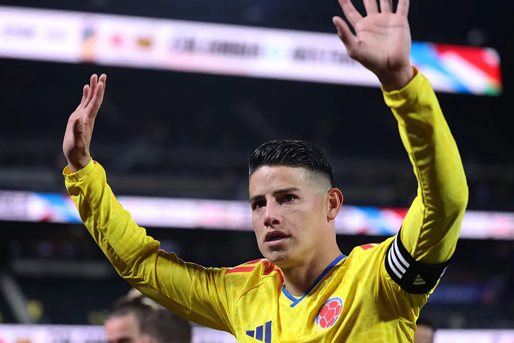 Arturo Vidal incluyó a su amigo James Rodríguez en el once ideal de Sudamérica (Getty Images)