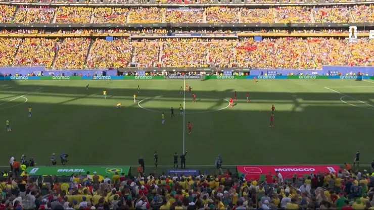 Por qué los equipos lanzan la pelota al lateral desde el saque del medio en el Mundial 2026