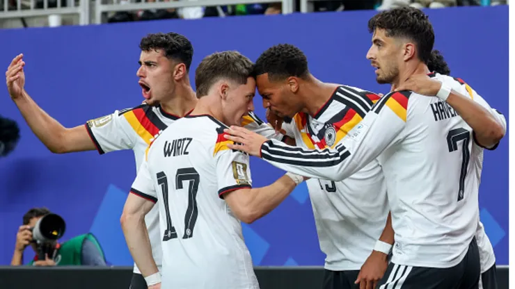 Jugadores de Alemania celebrando ante Curazao.