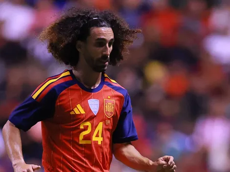 España, dividida por el fichaje de Cucurella a horas del debut