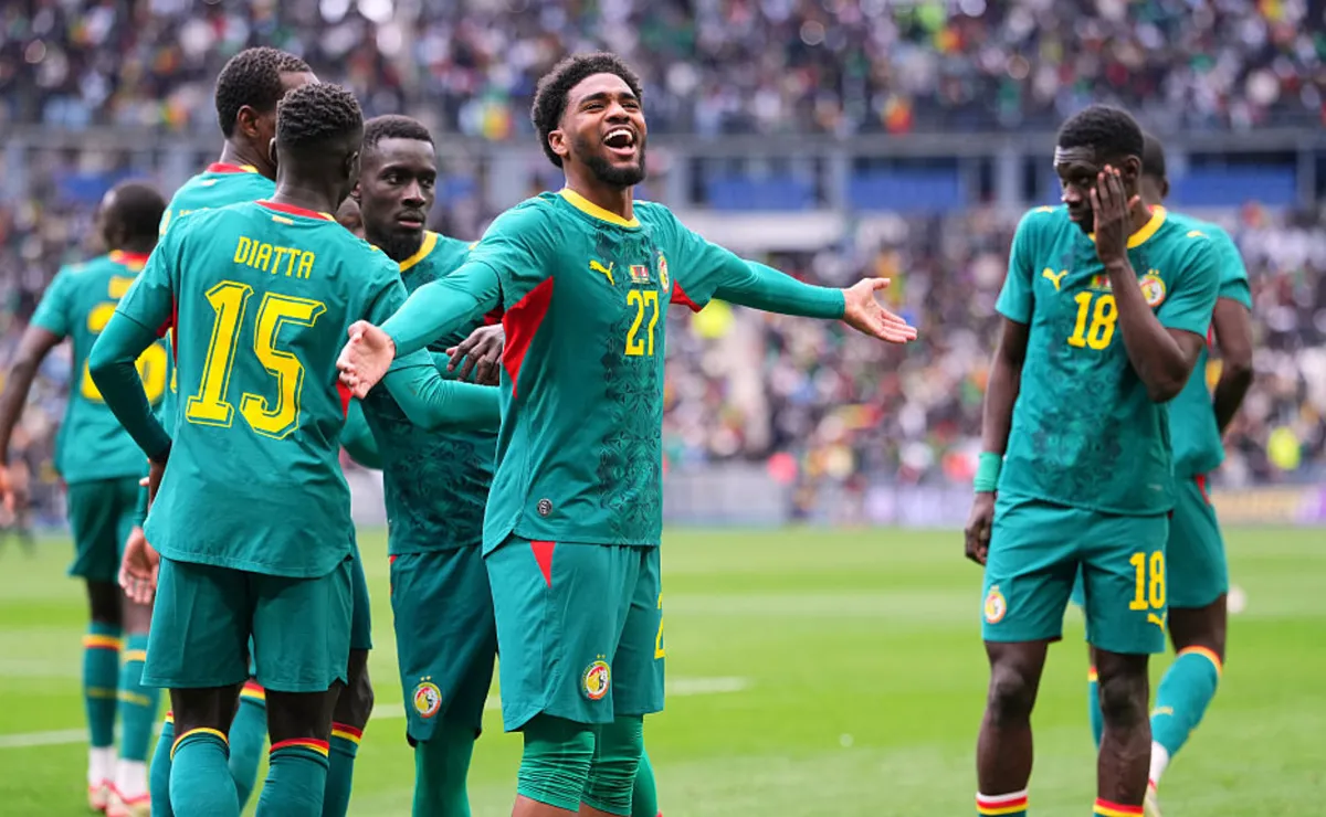 سر اللقب.. لماذا يُطلق على منتخب السنغال "أسود التيرانجا"؟