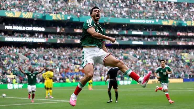 Raúl Jiménez convirtió en el debut de México y va por más.