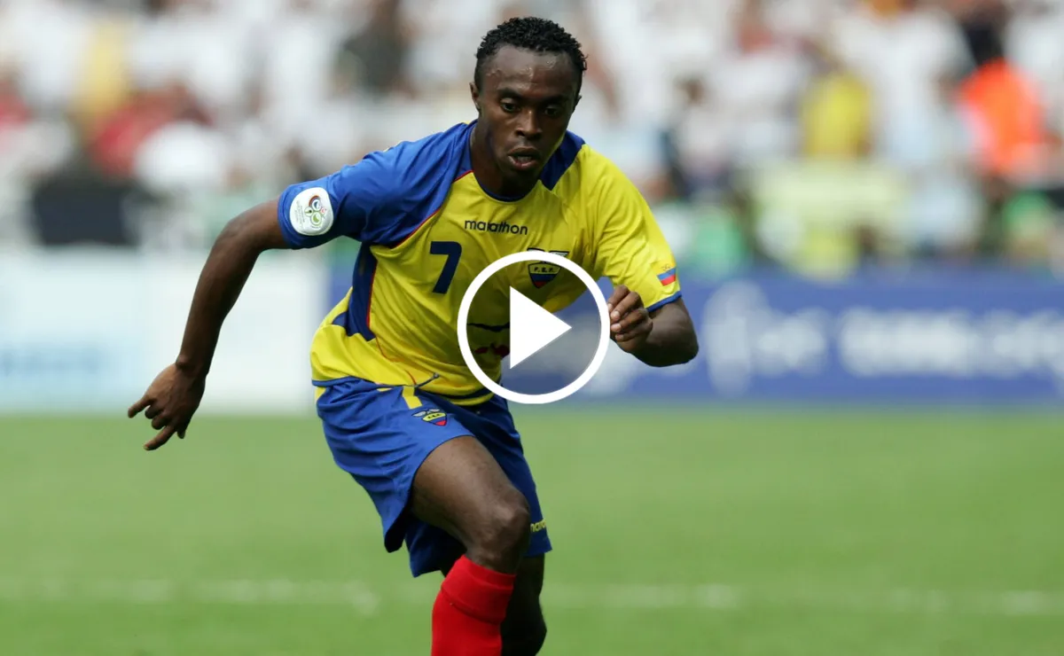 بعد أشهر خلف القضبان.. ظهور مفاجئ للنجم الإكوادوري كريستيان لارا يثير الجدل