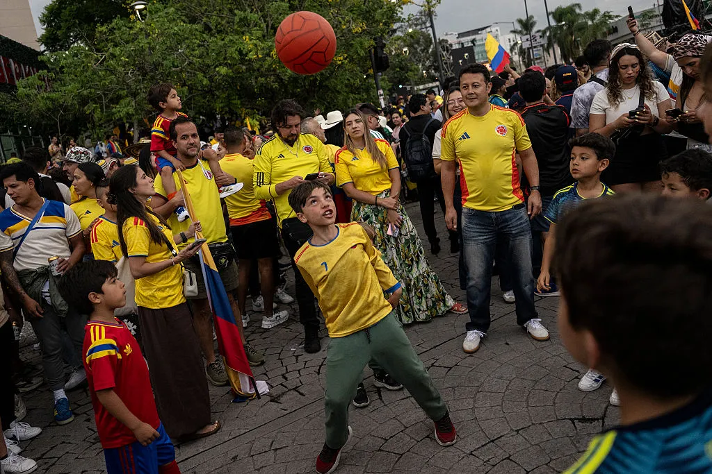 ZAPOPAN, MEXICO - JUNE 22: Colombia fans plat football as they gather for a 'Banderazo' ahead of the FIFA World Cup 2026 Group K match between Colombia and Congo DR on June 22, 2026 in Zapopan, Mexico. (Photo by David Ramos/Getty Images)