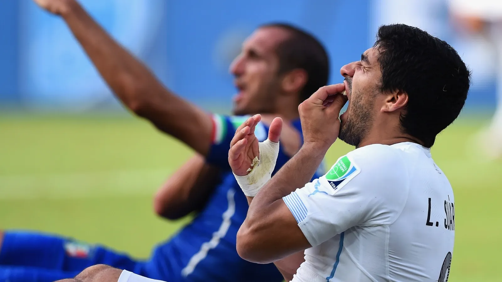 Luis Suárez en Brasil 2014, última gran sanción de FIFA en Mundiales: GETTY