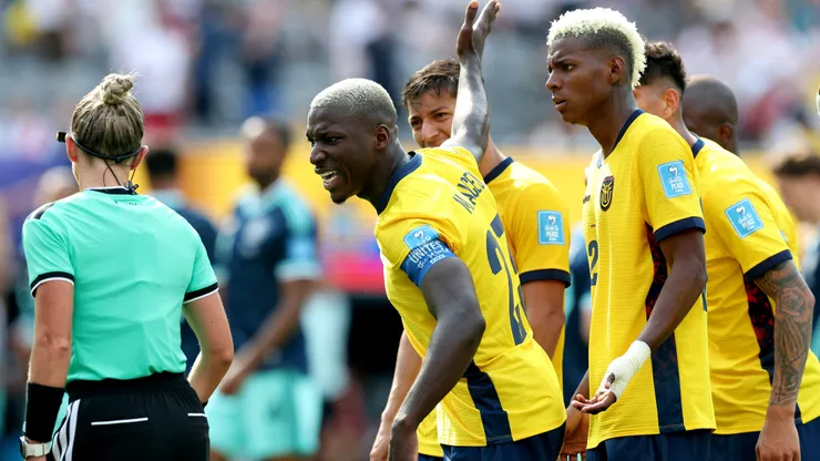 Los putanjes de los jugadores de Ecuador tras el partido con Alemania