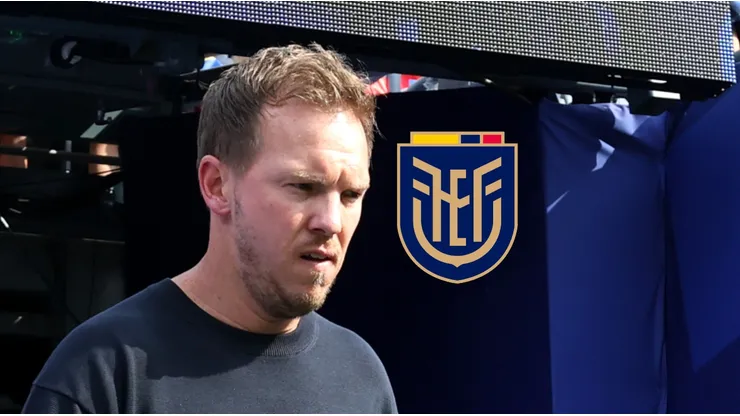 Julian Nagelsmann y el escudo de la Federación Ecuatoriana de Fútbol.