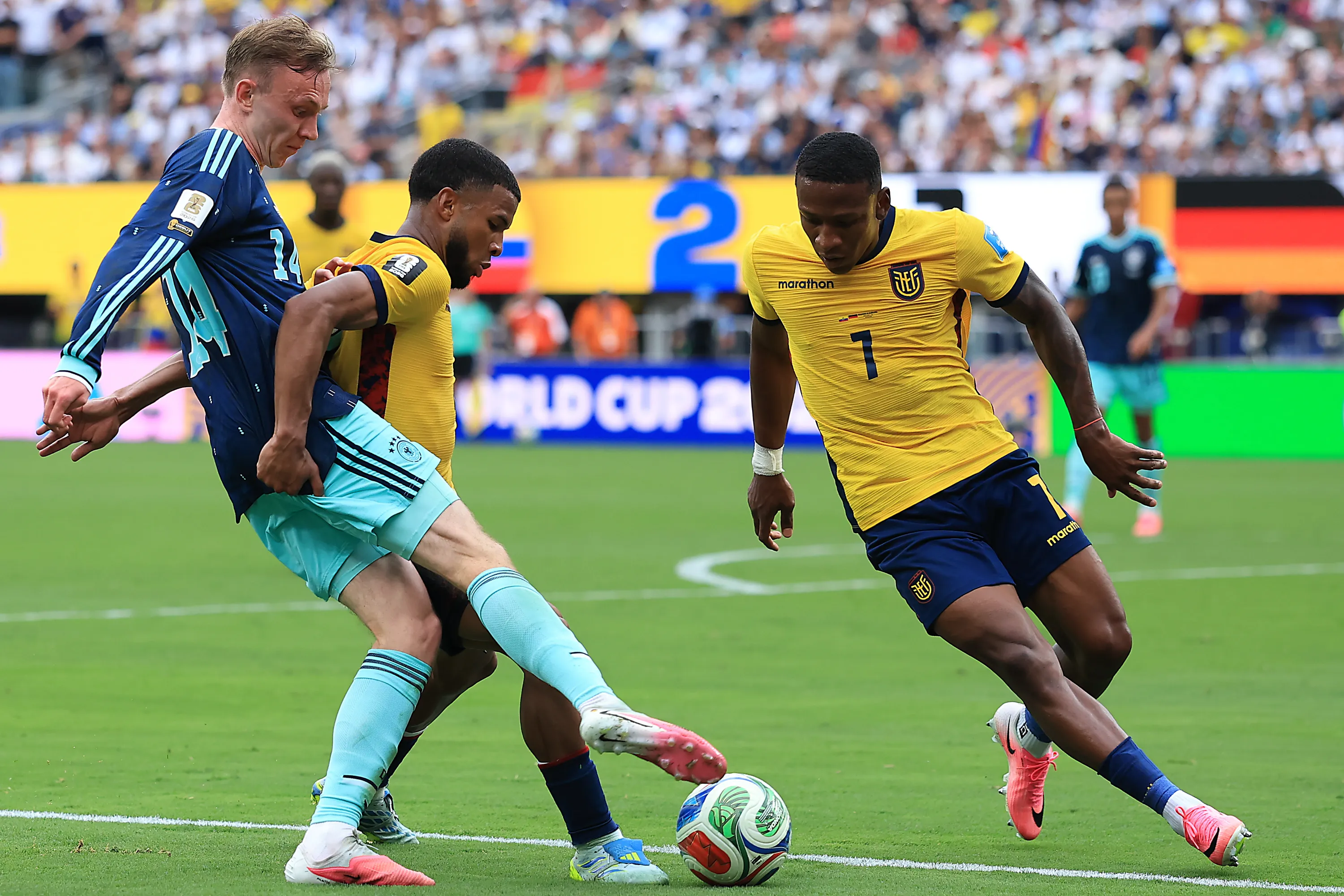 Pervis Estupiñán viene sumando minutos en Ecuador. (Foto: GettyImages)