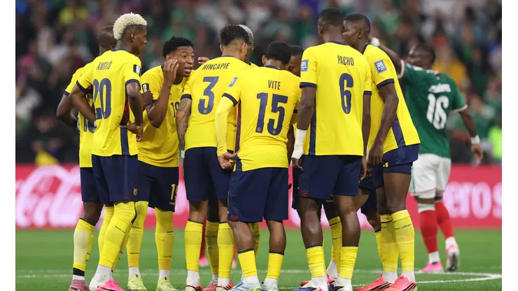 Los jugadores que se despiden de la Selección de Ecuador tras la eliminación del Mundial