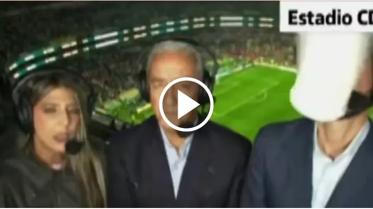 Brutal agresión a comentaristas de Teleamazonas en el Estadio Azteca.