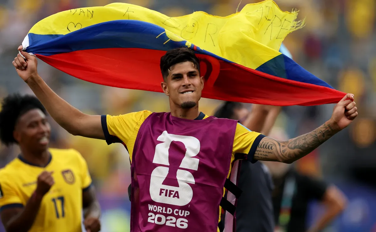 بيرو هينكابي يكسر صمته ويعتذر للشعب الإكوادوري بعد الوداع المرير لمونديال 2026