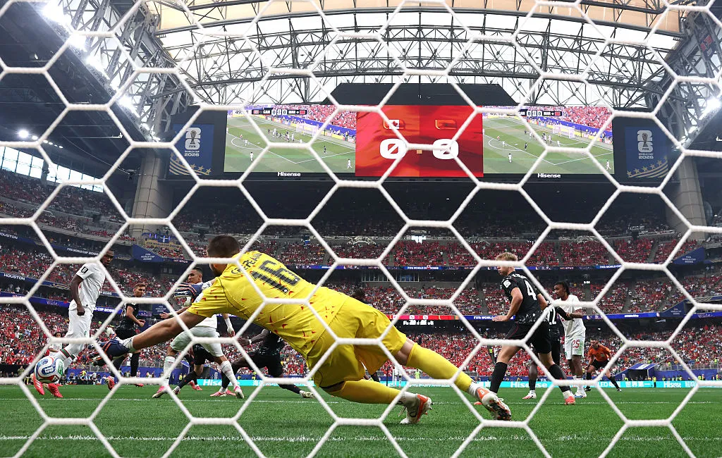 Rahimi puso el 1-0 para Marruecos con un remate desde la entrada del área (Photo by Kevin C. Cox/Getty Images).