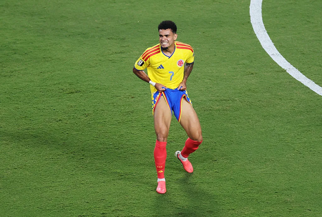 Luis Díaz convirtió ante Ghana, pero nuevamente su gol fue anulado por fuera de juego (Photo by Carl Recine/Getty Images).