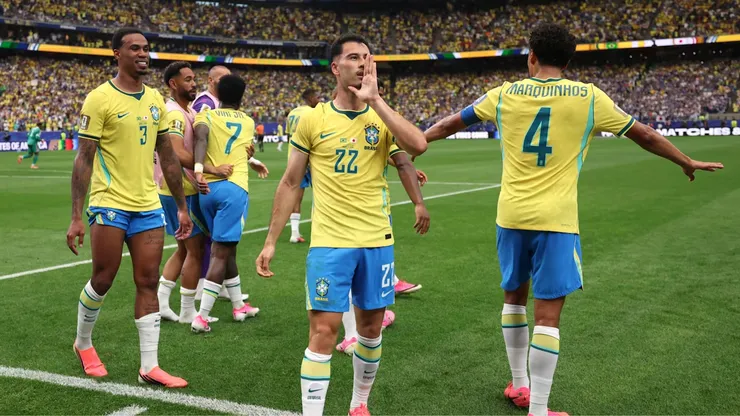 Jugadores de Brasil celebrando.