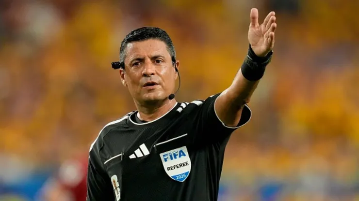 Alireza Faghani, árbitro de México vs. Inglaterra.