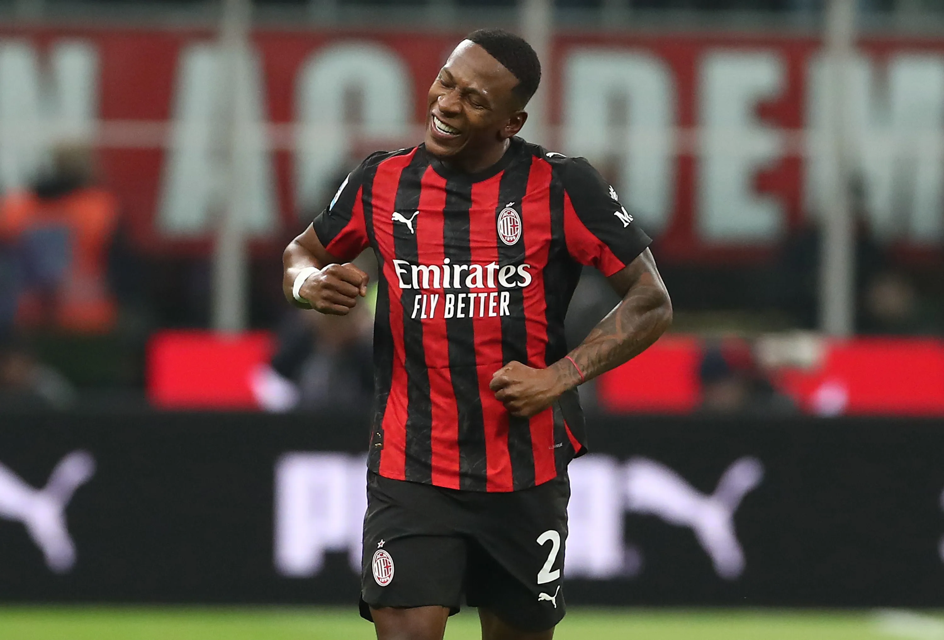 Pervis Estupiñán se iría de AC Milan. (Foto: GettyImages)