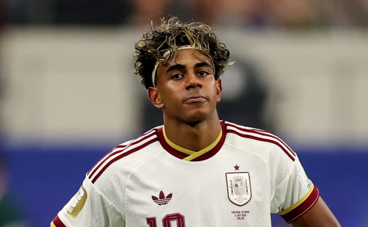 رغم التأهل التاريخي.. الفيفا يعاقب منتخب إسبانيا بعد الإطاحة بالبرتغال في كأس العالم
