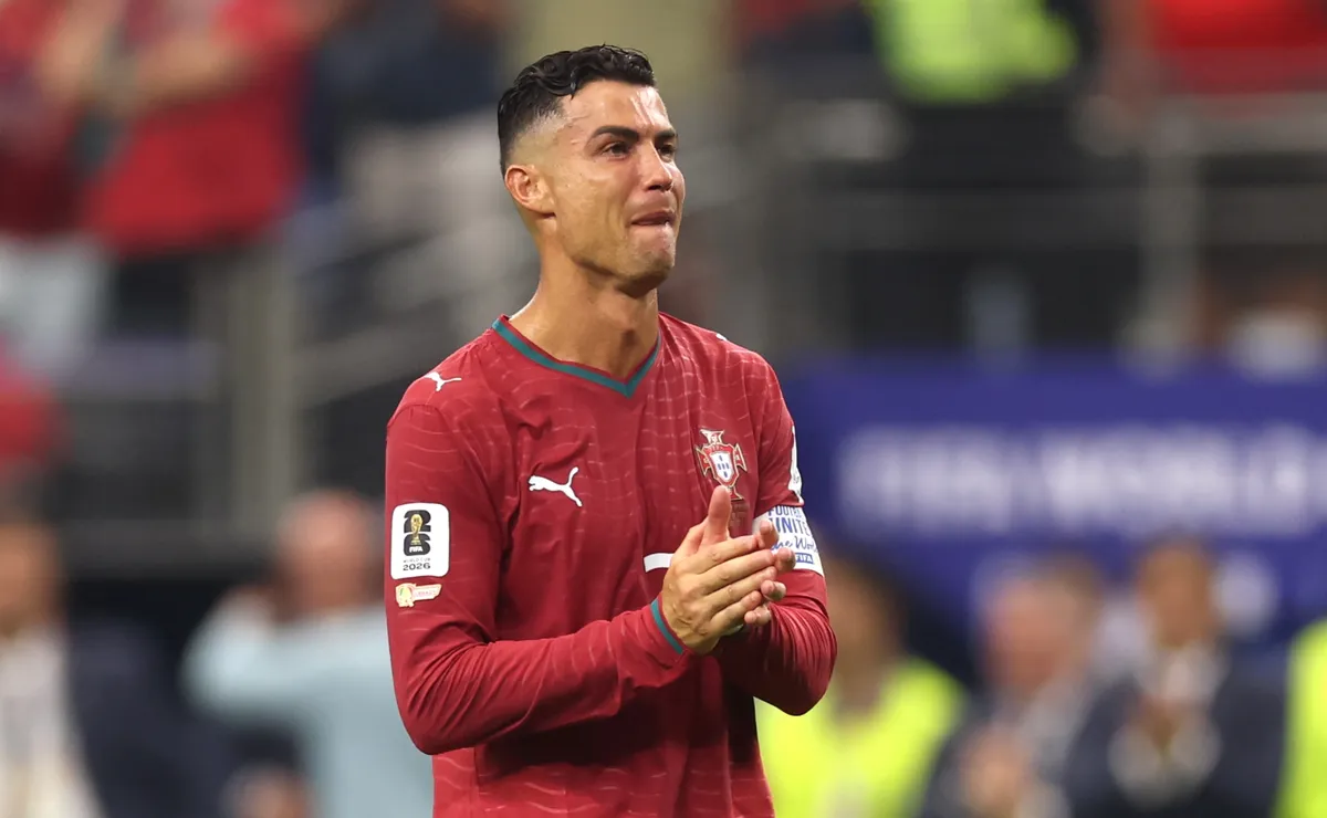 دموع الوداع الحزين.. ما هو مصير كريستيانو رونالدو بعد إقصاء البرتغال من مونديال 2026؟