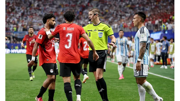 "VARgentina": El mundo entero explota por los fallos arbitrales en Argentina vs. Egipto