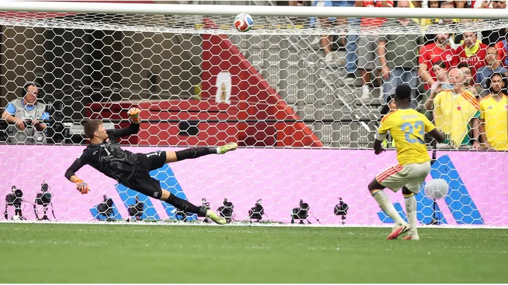 El penal errado de Dávinson Sánchez.