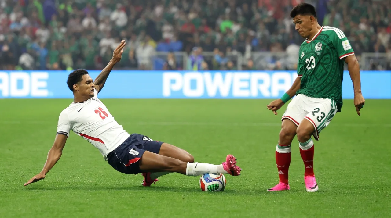 Jarell Quansah fue expulsado vs. México. (Foto: Getty Images)