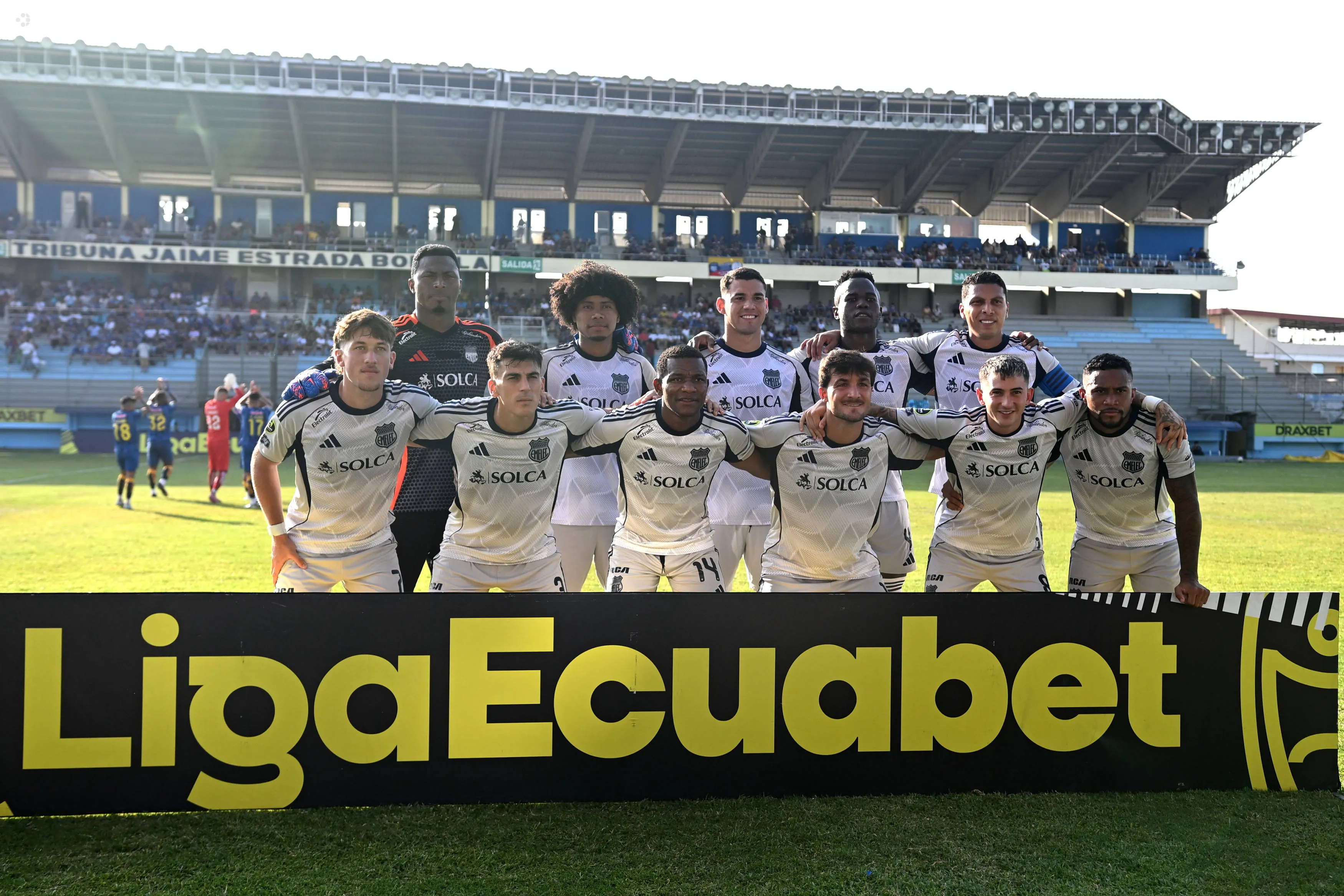 Emelec enfrentará a Barcelona SC en el Clásico del Astillero. (Foto: Imago)