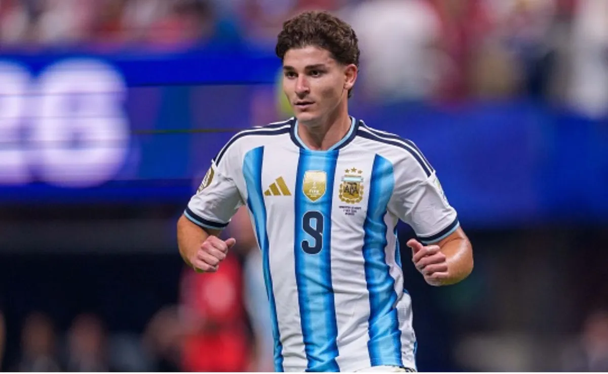 آرسنال يتحرك لضم جوليان ألفاريز.. وقرار أتلتيكو مدريد يمنح ميكيل أرتيتا الأفضلية