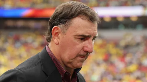 Néstor Lorenzo tendrá que cambiar a uno de sus asistentes