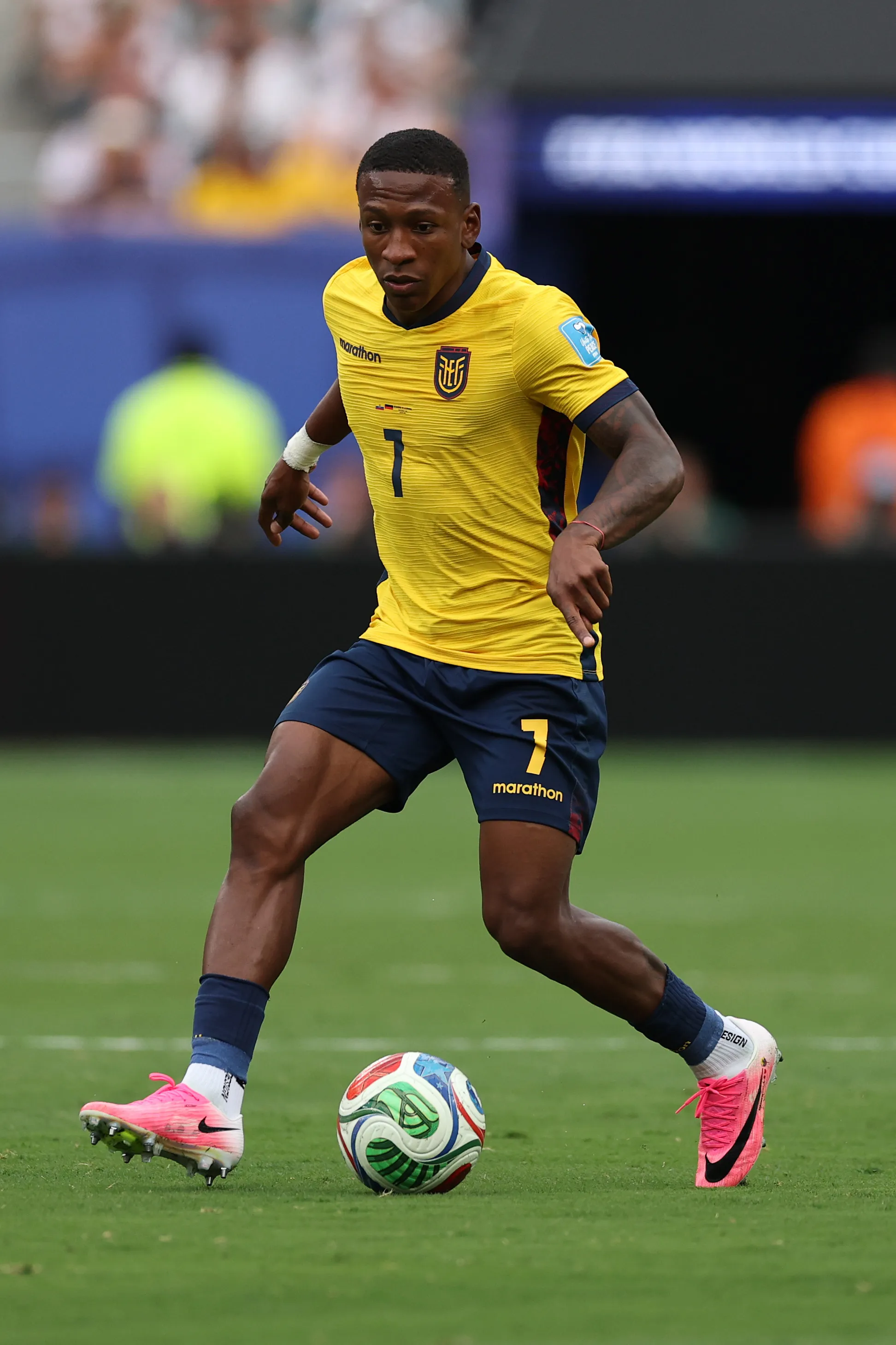 Pervis Estupiñán no tuvo un gran Mundial. (Foto: GettyImages)