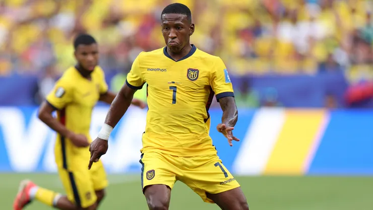 Pervis podría regresar a España y rechazar a la Premier League.