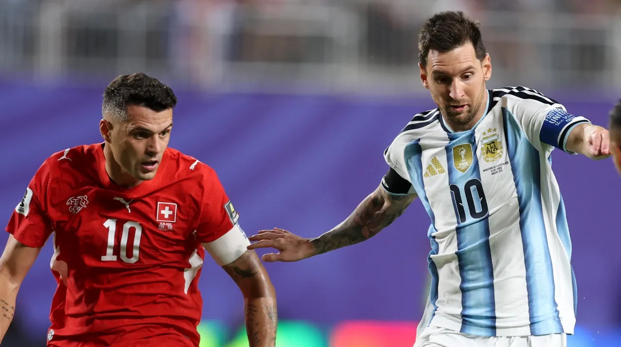 Granit Xhaka y Lionel Messi. (Foto: Getty Images)