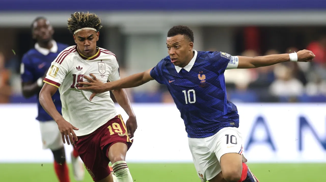 Lamine Yamal y Kylian Mbappé en el Mundial. (Foto: Getty Images)