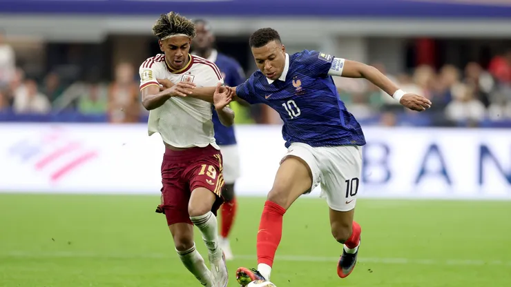 Nadie ha derrotado tanto a Mbappé como Lamine Yamal.
