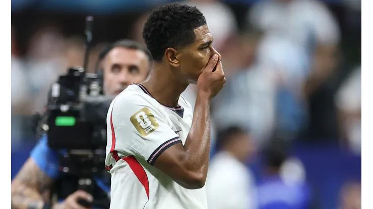Jude Bellingham perdió los papeles y golpeó a jugador de Argentina tras la eliminación del Mundial