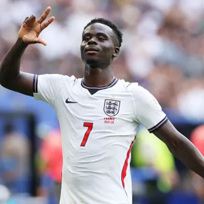 Tras anotar un hat-trick ante Francia, el desafiante mensaje de Bukayo Saka a Thomas Tuchel