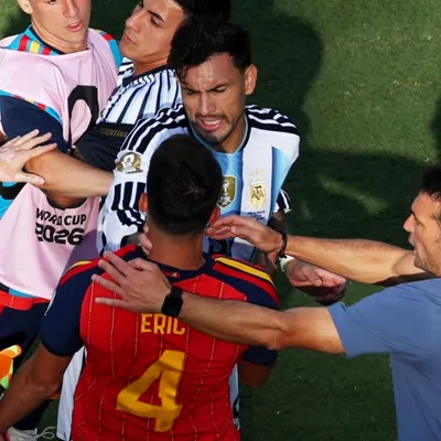 La primera sanción de FIFA a Argentina por la pelea de Paredes