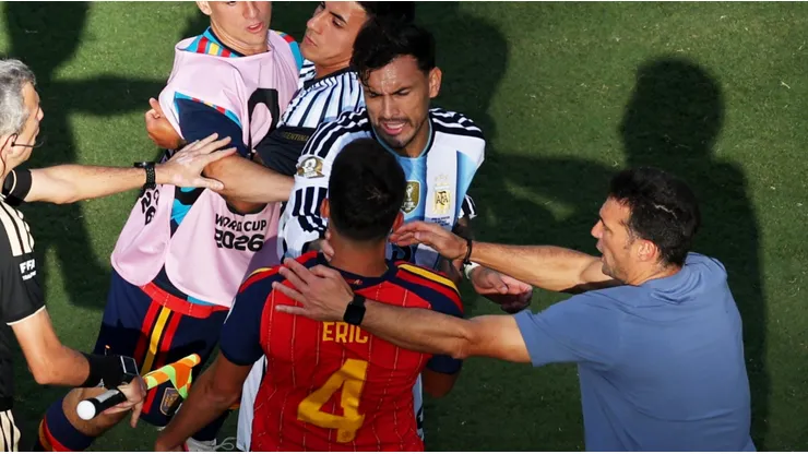 El golpe de Paredes a Eric García en la final del Mundial 2026.