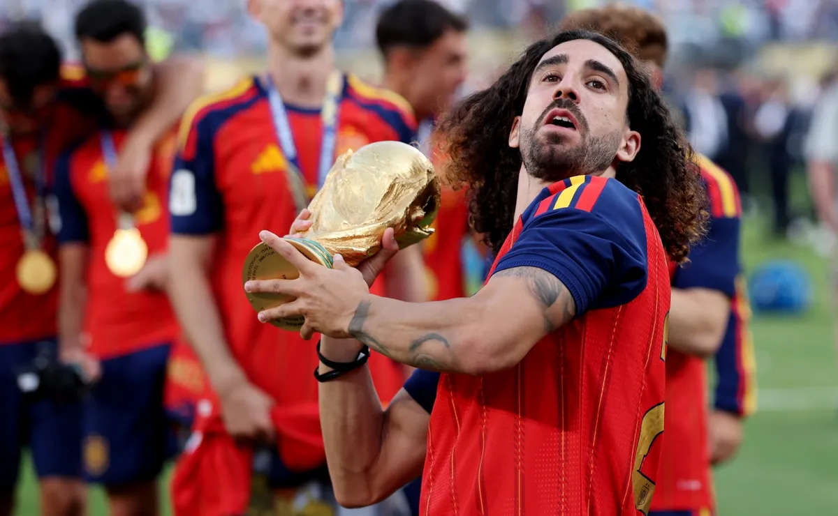 تميمة مونديال 2010 تعود.. كيف قاد طقس "العملة المدفونة" كوكوريلا وإسبانيا لعرش العالم؟