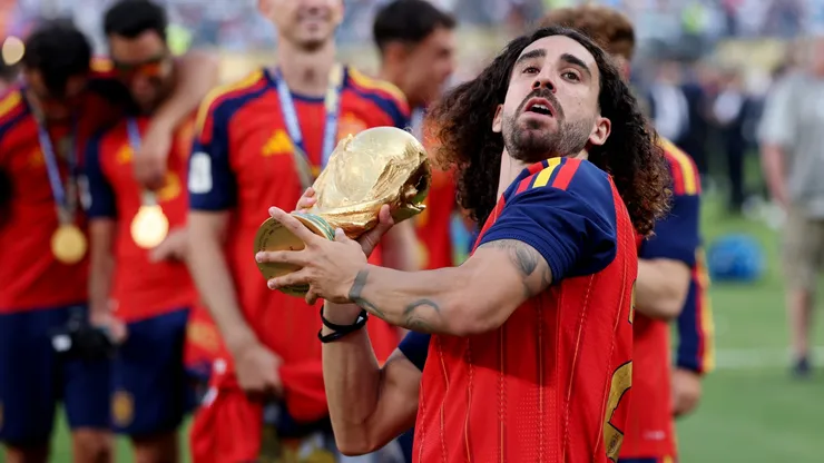 Cucurella repitió las cábalas del Mundial del 2010.