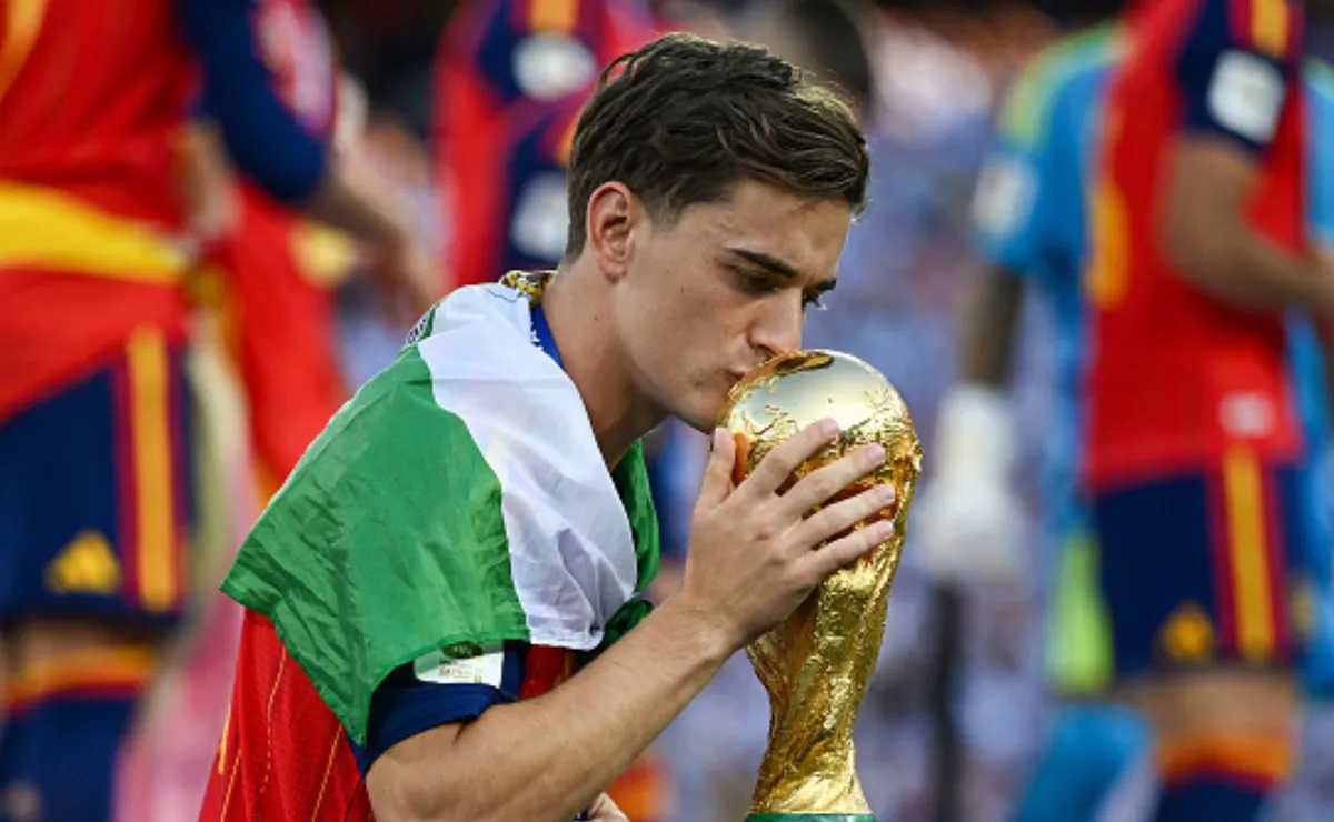 رغم اعتداء باريديس.. غافي يفاجئ ليونيل ميسي برسالة عاطفية بعد نهائي مونديال 2026